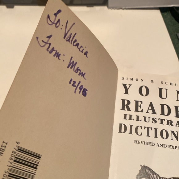 Vintage 1984 First Edition, “Illustrated Young Reader’s Dictionary,” Paperback - Picture 4 of 4